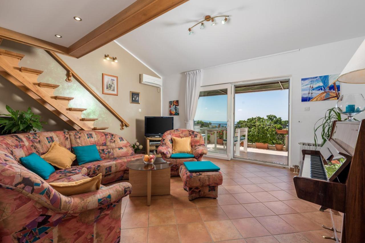 Apartment Magda With A Parking Space And Sea View Rijeka Ngoại thất bức ảnh